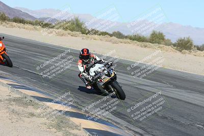 media/Dec-04-2025-Racers Edge (Thu) [[5ebc9f124d]]/3-B Group/7-Session 4 (Turn 10 Inside)/